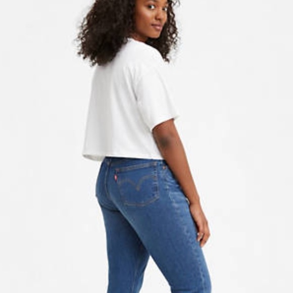 Levis | Graphic oversized crop t-shirt with rainbow box tab - Picture 2 of 10